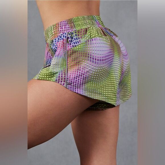 Fabletics NWOT Vibrant Women's Shorts - M - Picture 3 of 13